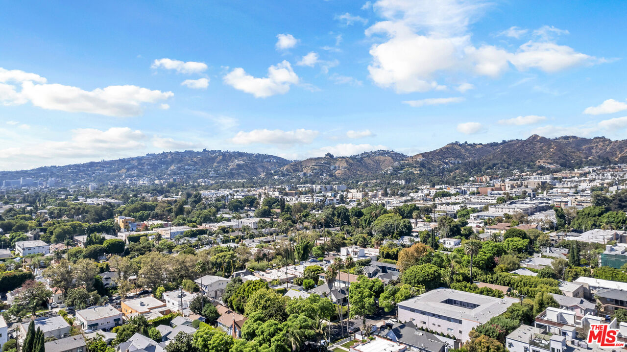 1123 N Formosa Ave Unit: 2