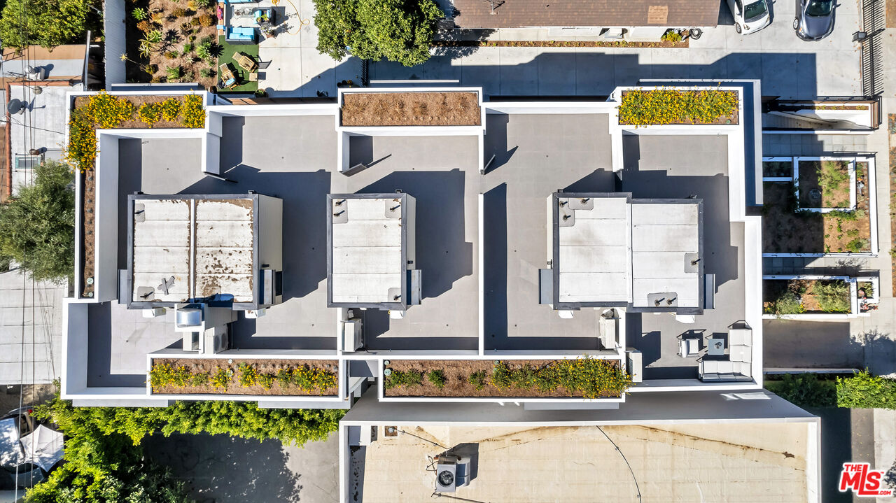 1123 N Formosa Ave Unit: 2