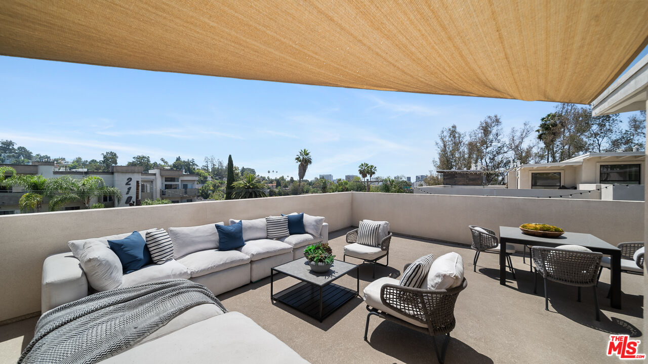 2111 N Cahuenga Blvd Unit: 1