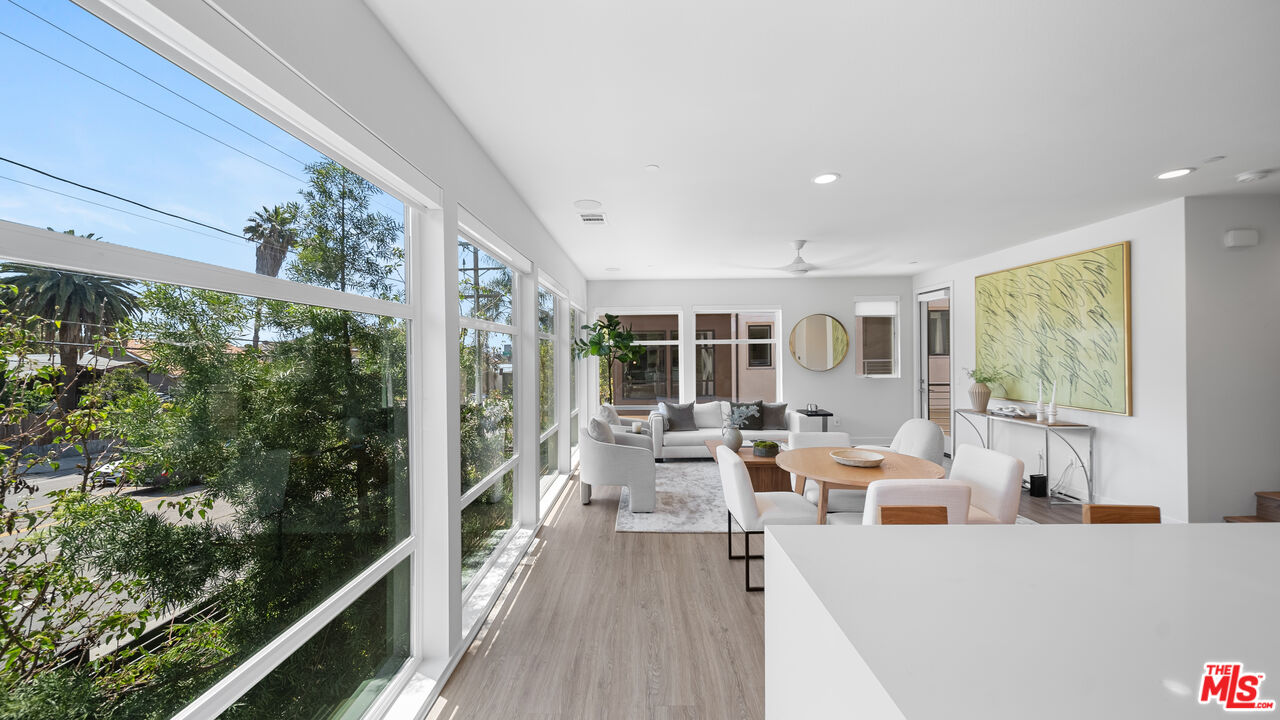 2111 N Cahuenga Blvd Unit: 1