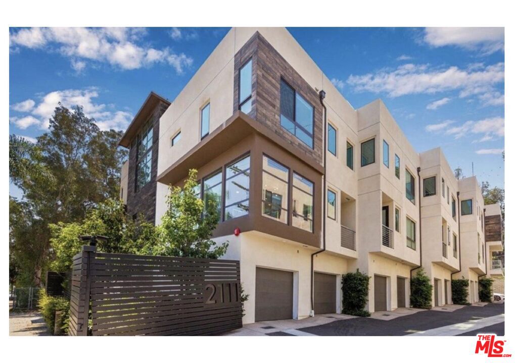 2111 N Cahuenga Blvd Unit: 1