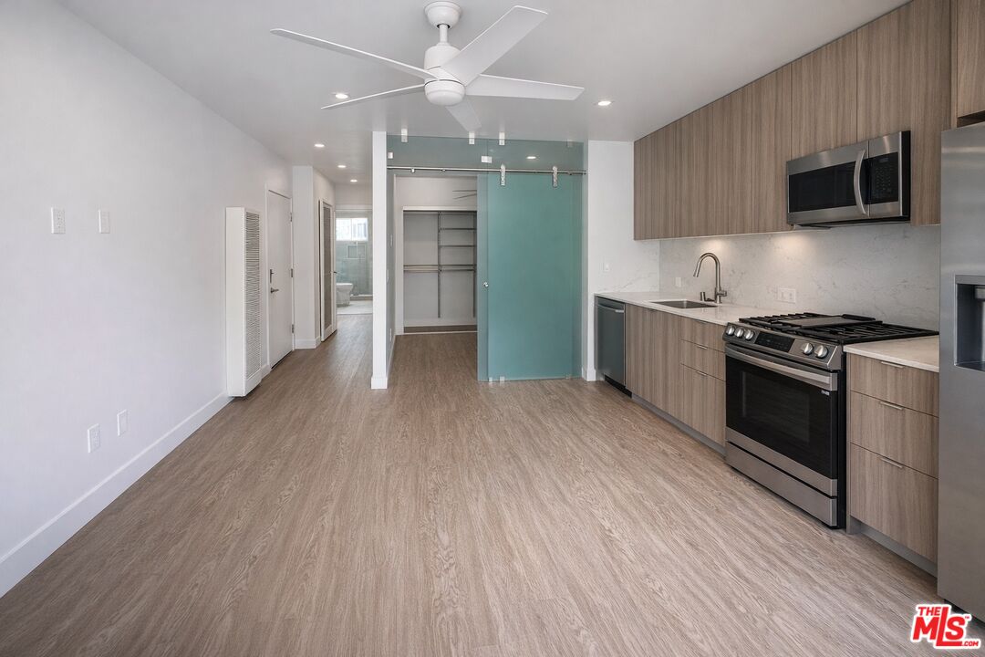 1433 Euclid St Unit: 9