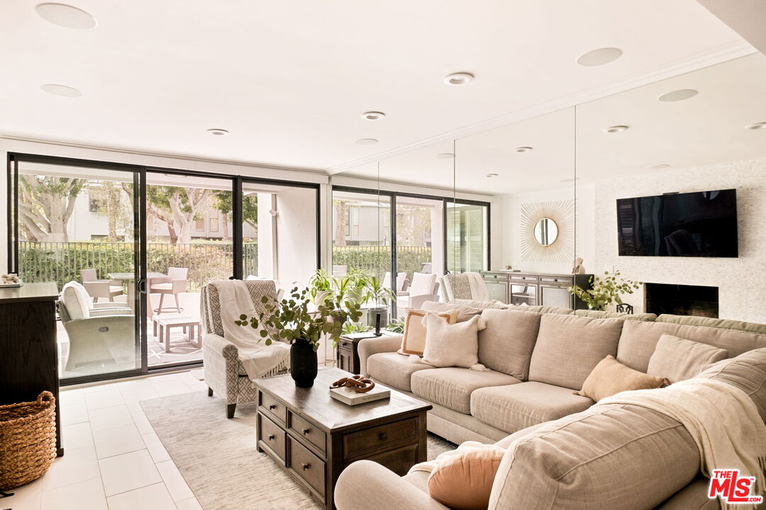 2940 Neilson Way Unit: 103