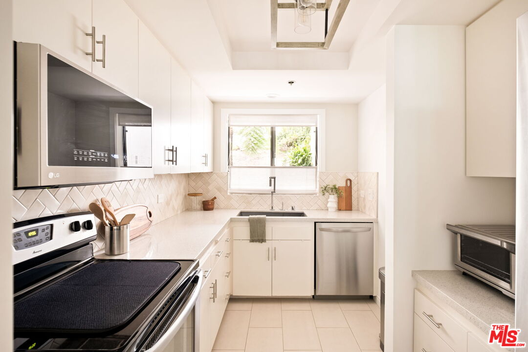 2940 Neilson Way Unit: 103