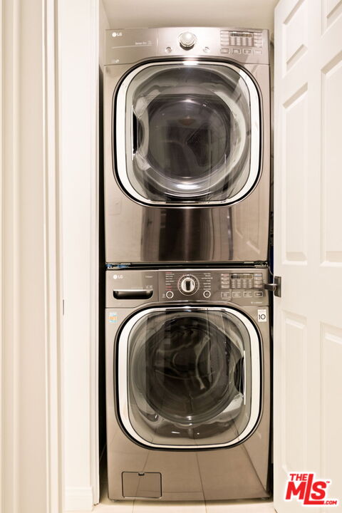 2940 Neilson Way Unit: 103