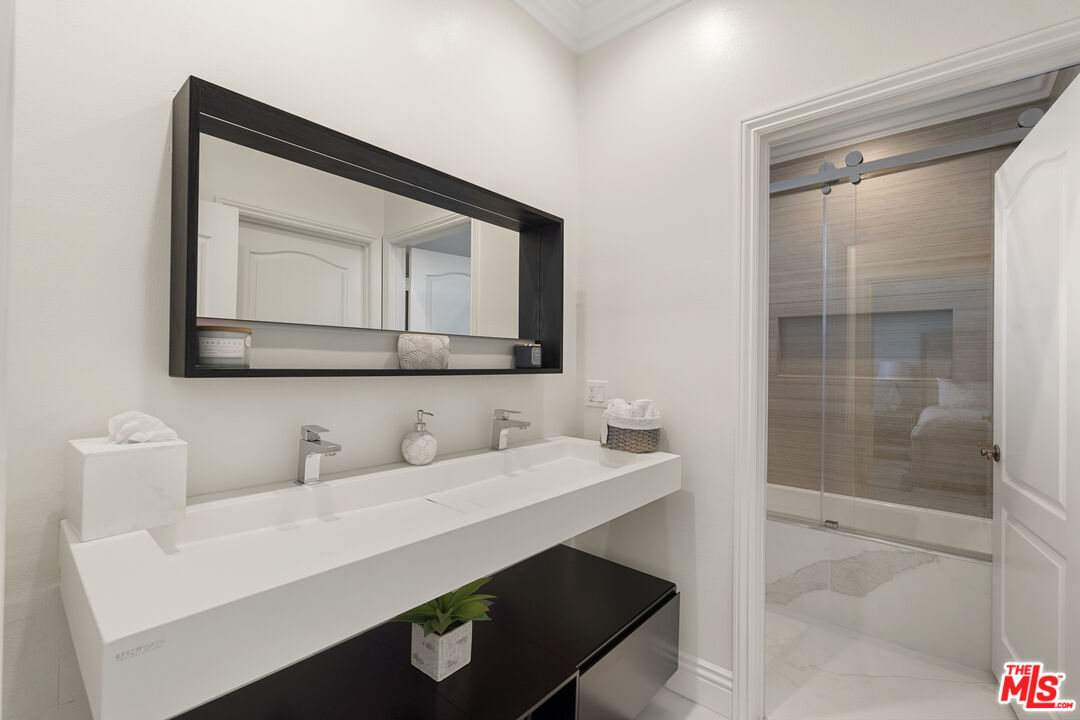 21615 Medina Estates Dr