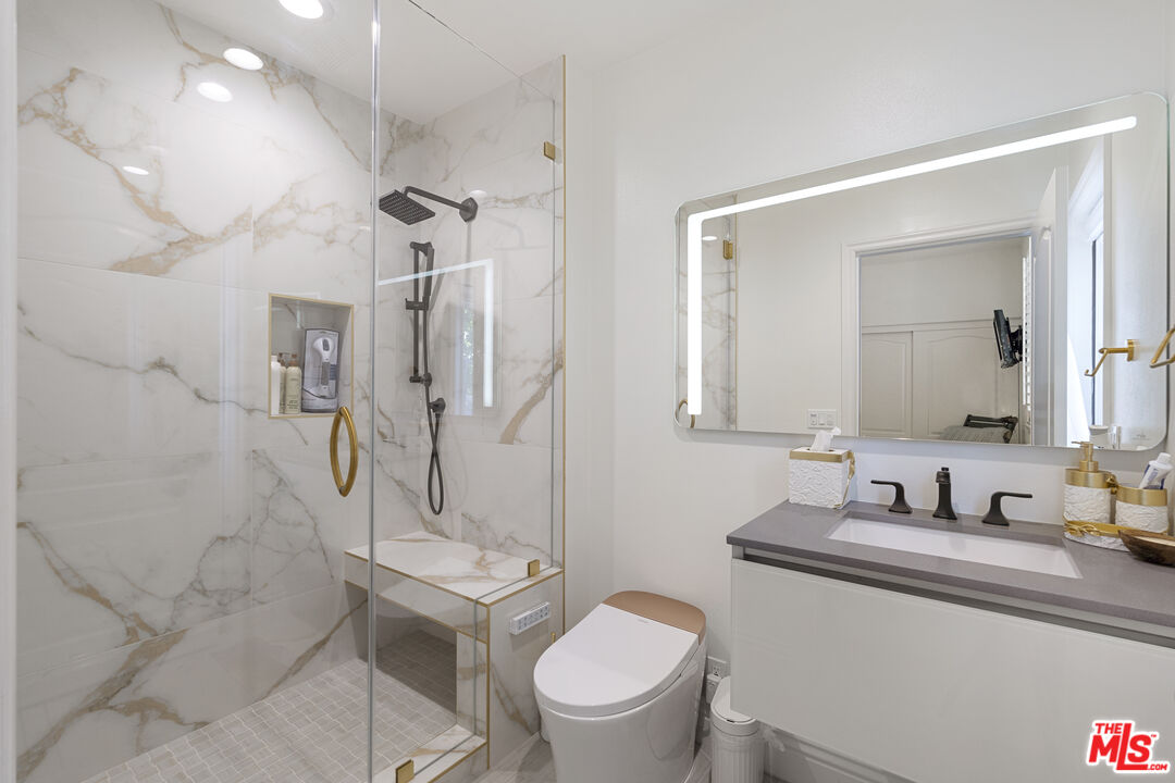 21615 Medina Estates Dr