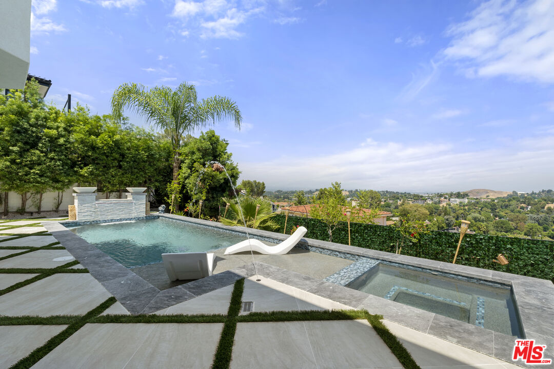 21615 Medina Estates Dr