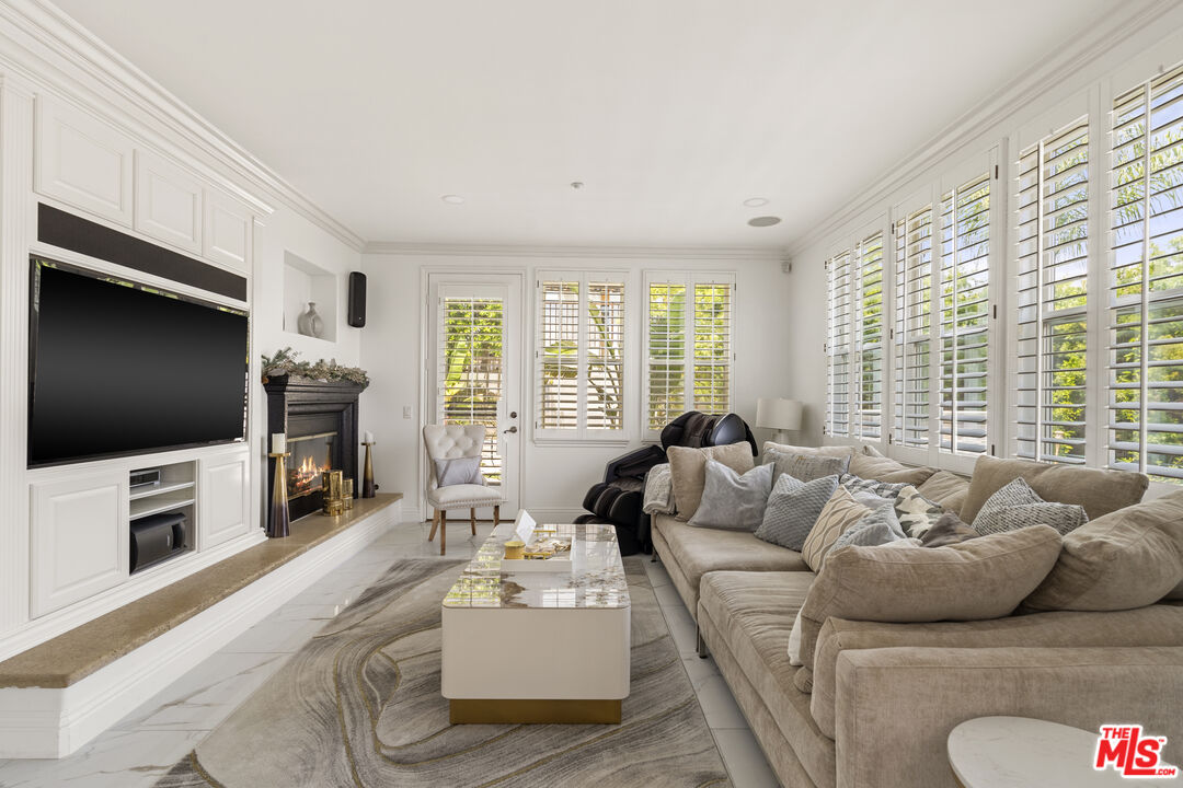 21615 Medina Estates Dr