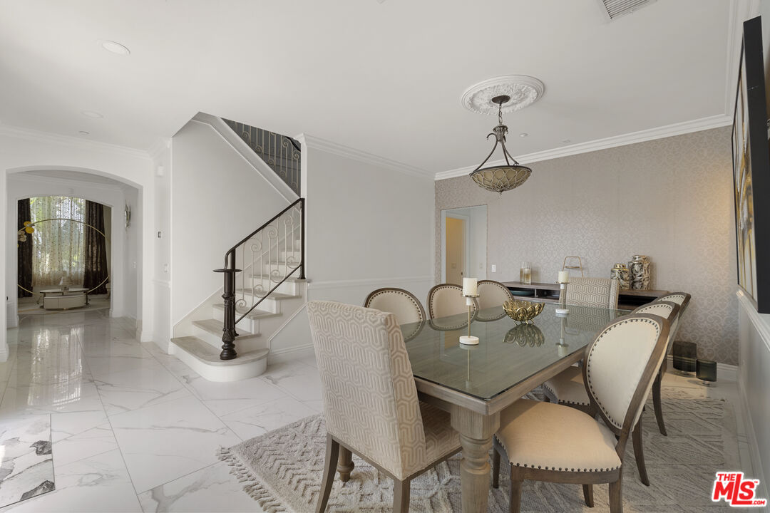 21615 Medina Estates Dr