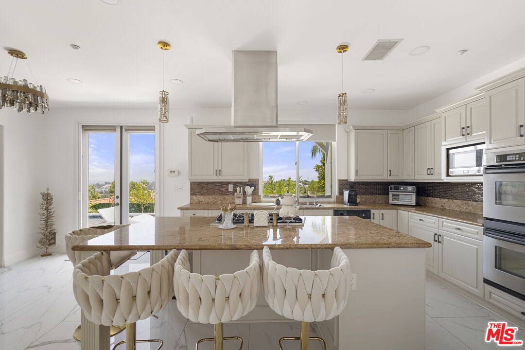 21615 Medina Estates Dr