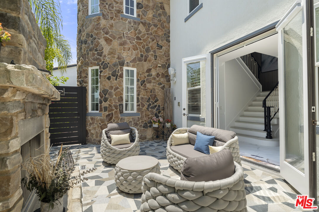 21615 Medina Estates Dr