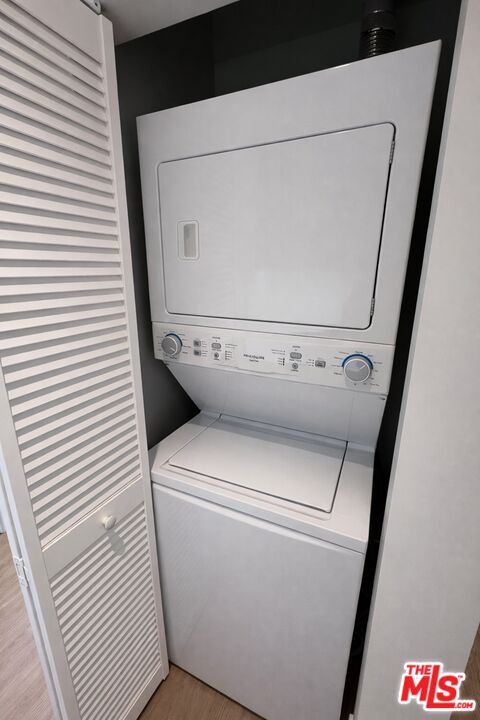 1433 Euclid St Unit: 2