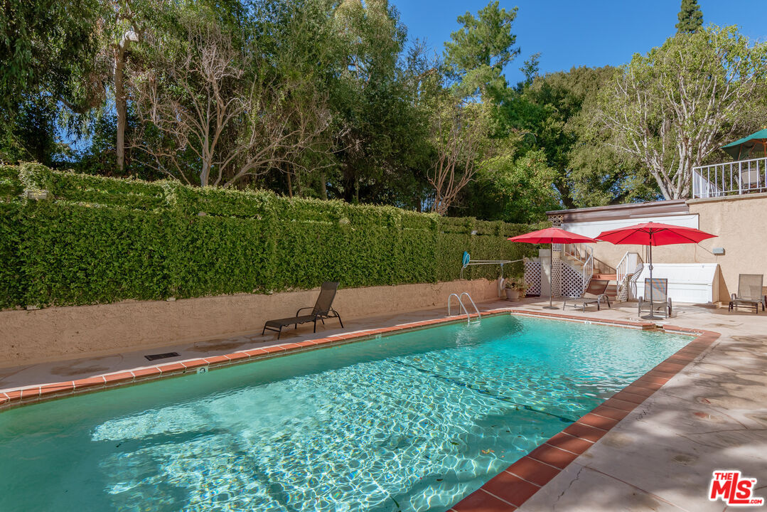 5139 Balboa Blvd Unit: 11