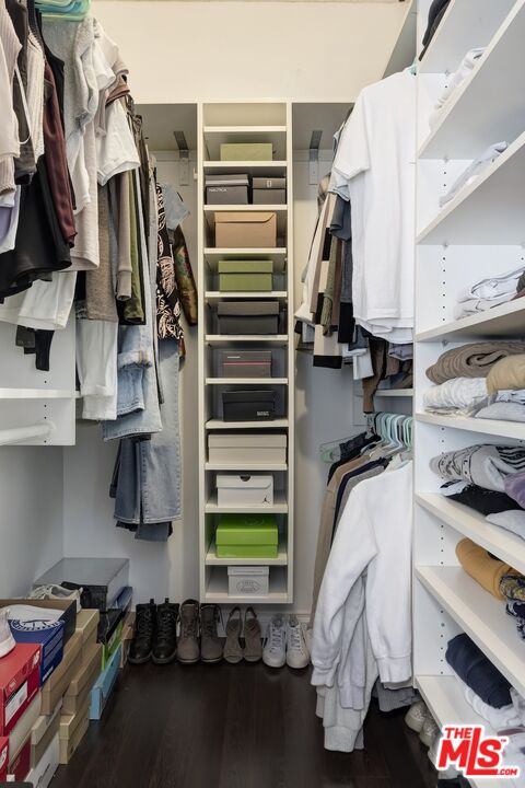 5139 Balboa Blvd Unit: 11