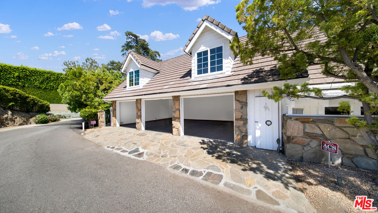 2312 Kimridge Rd