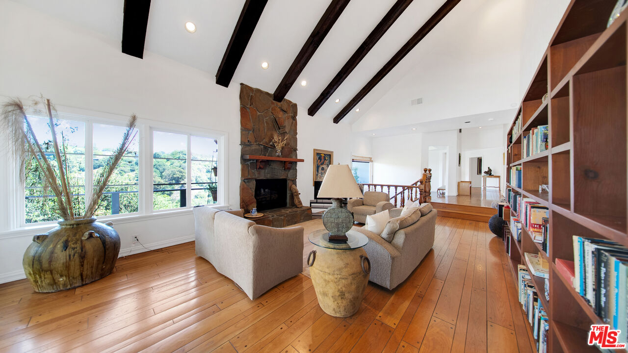 2312 Kimridge Rd