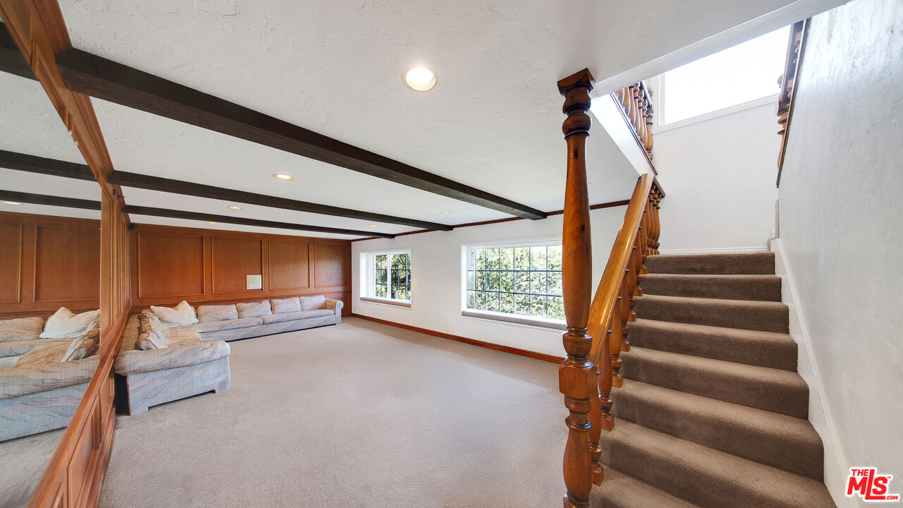 2312 Kimridge Rd