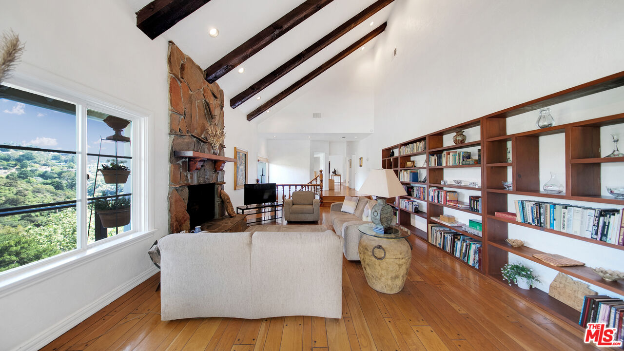 2312 Kimridge Rd
