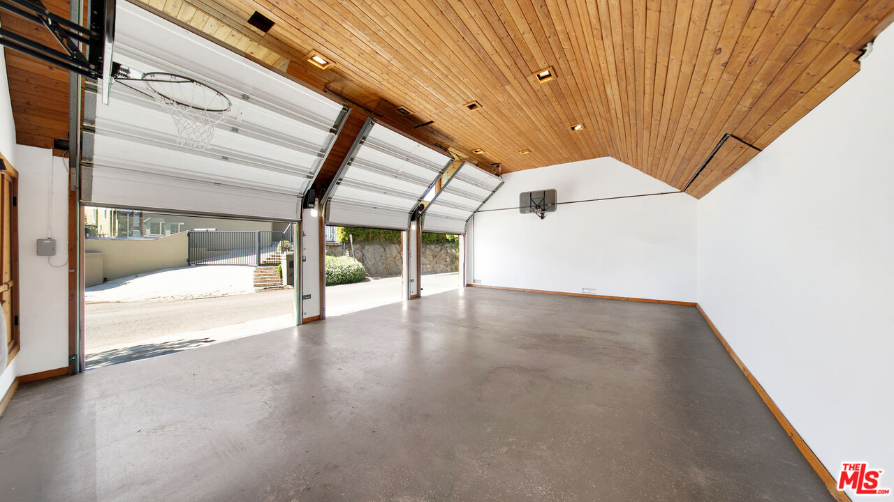 2312 Kimridge Rd