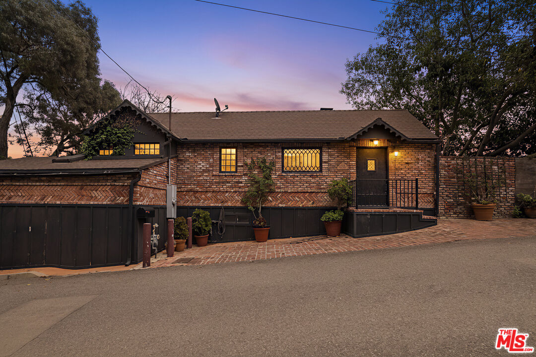 2338 San Marco Dr