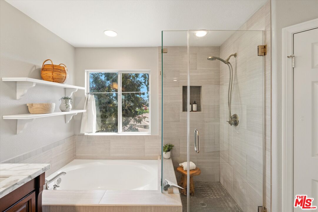 27964 Periwinkle Ln