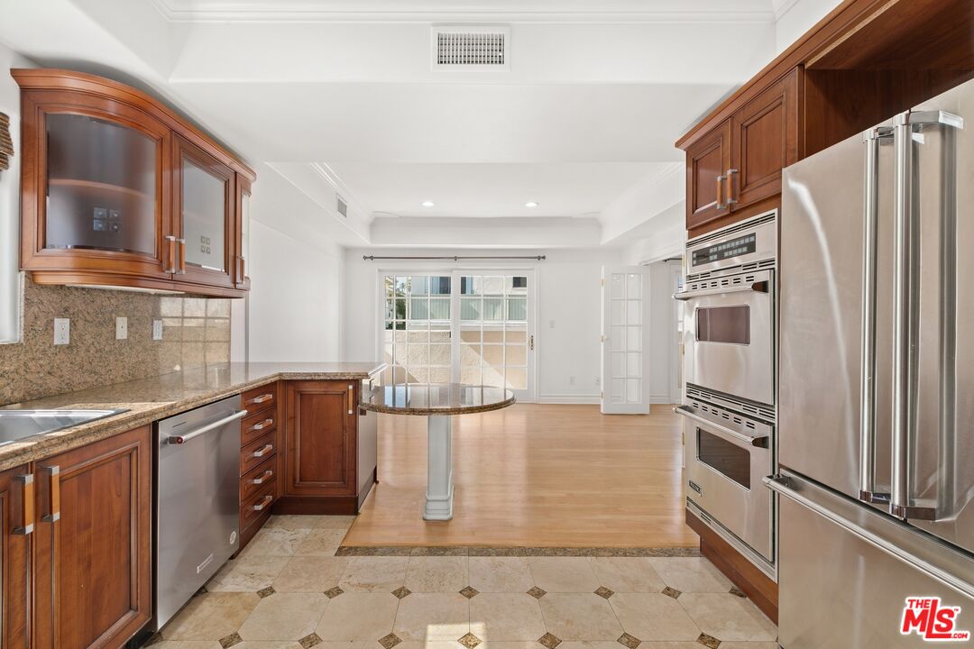 11723 Mayfield Ave Unit: 5