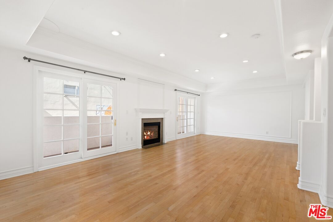 11723 Mayfield Ave Unit: 5