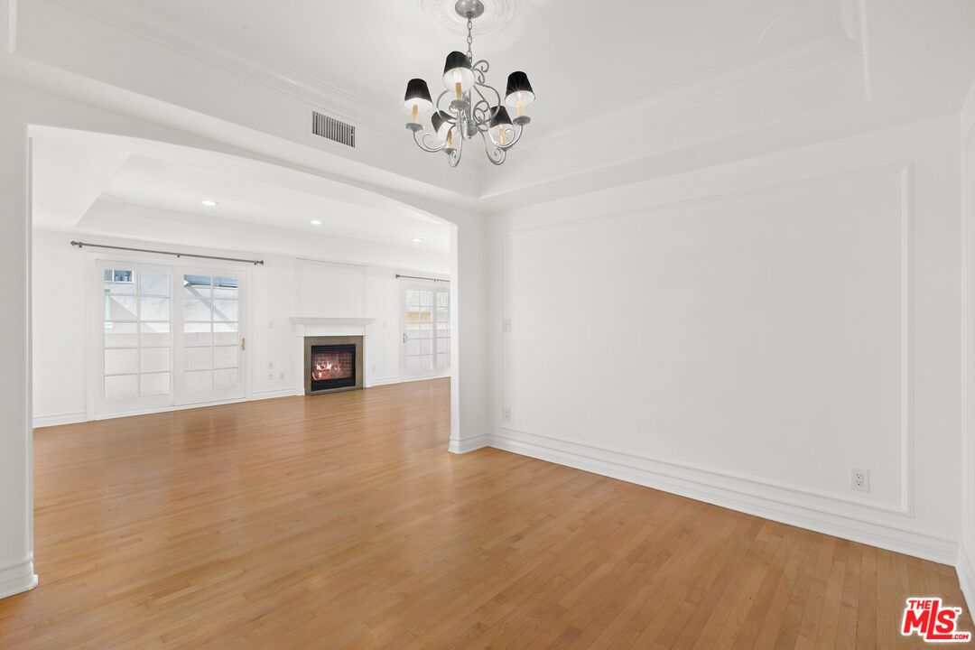 11723 Mayfield Ave Unit: 5