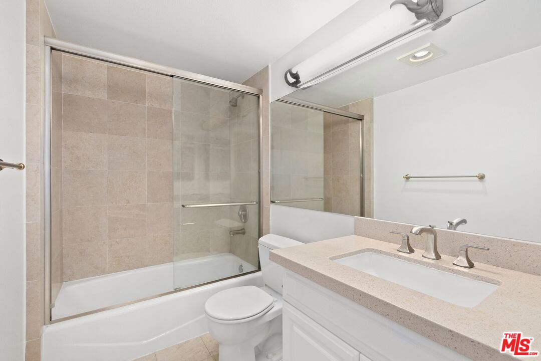 11723 Mayfield Ave Unit: 5