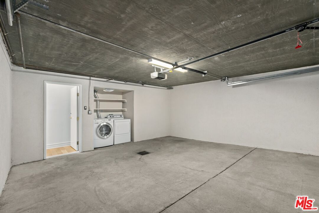 11723 Mayfield Ave Unit: 5