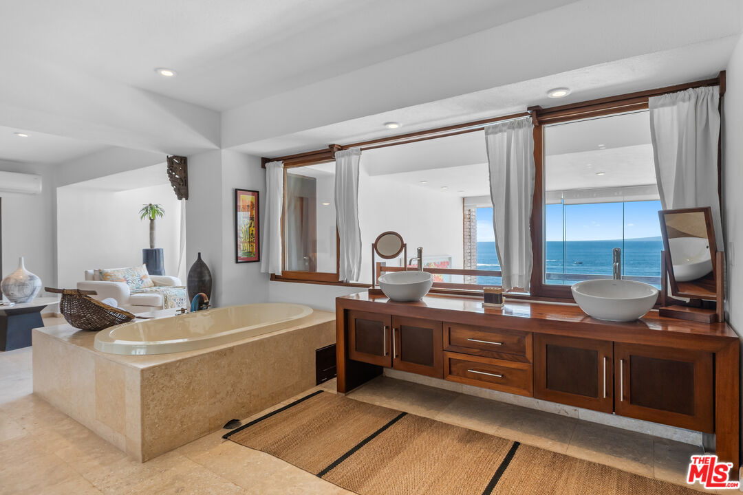 402 Herradura Unit: Mexico