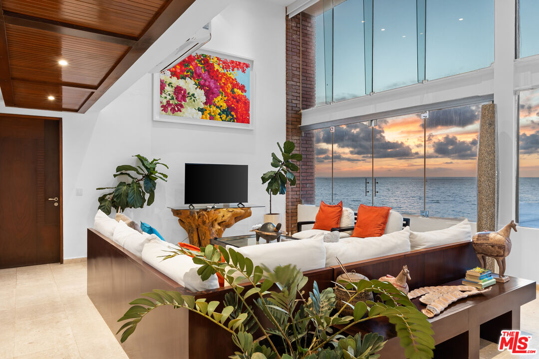 402 Herradura Unit: Mexico