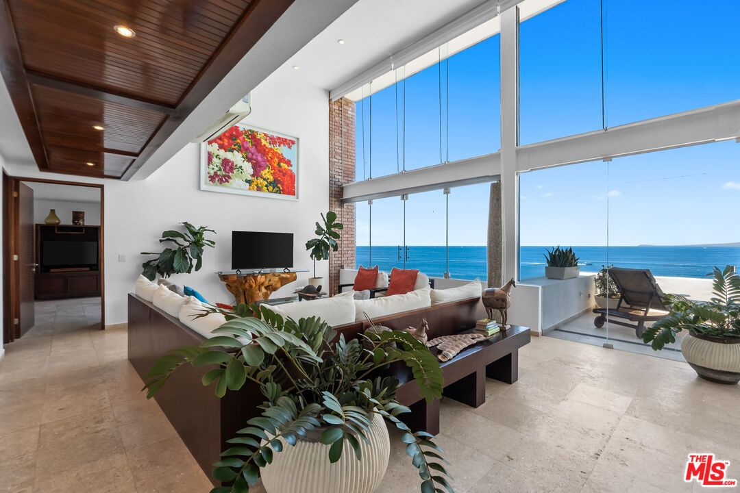 402 Herradura Unit: Mexico