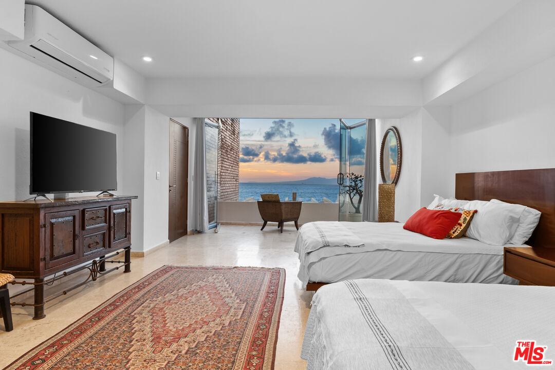 402 Herradura Unit: Mexico