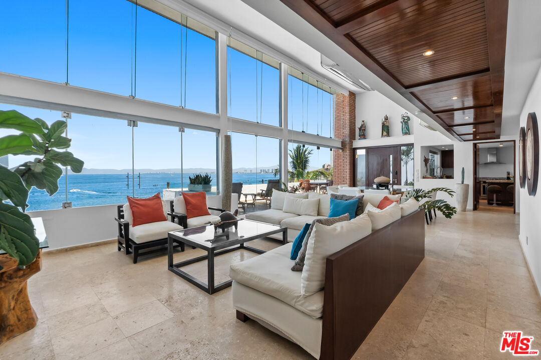 402 Herradura Unit: Mexico