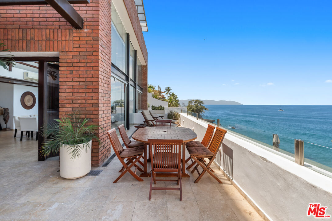 402 Herradura Unit: Mexico