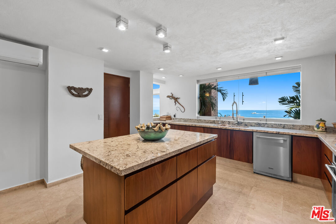 402 Herradura Unit: Mexico