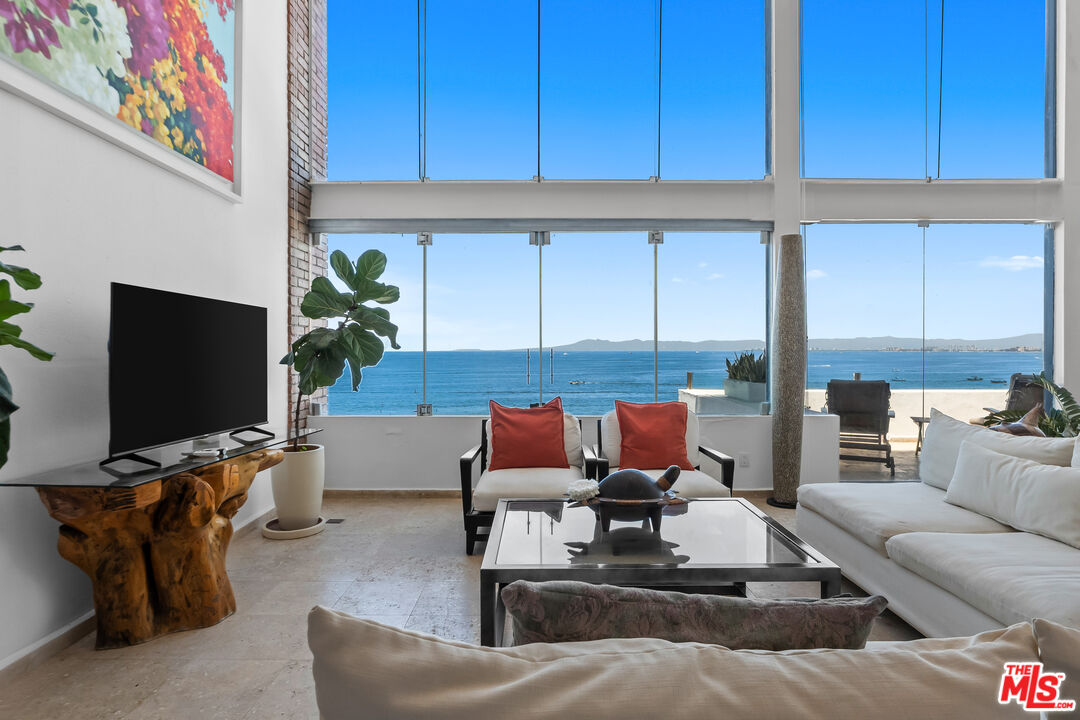 402 Herradura Unit: Mexico