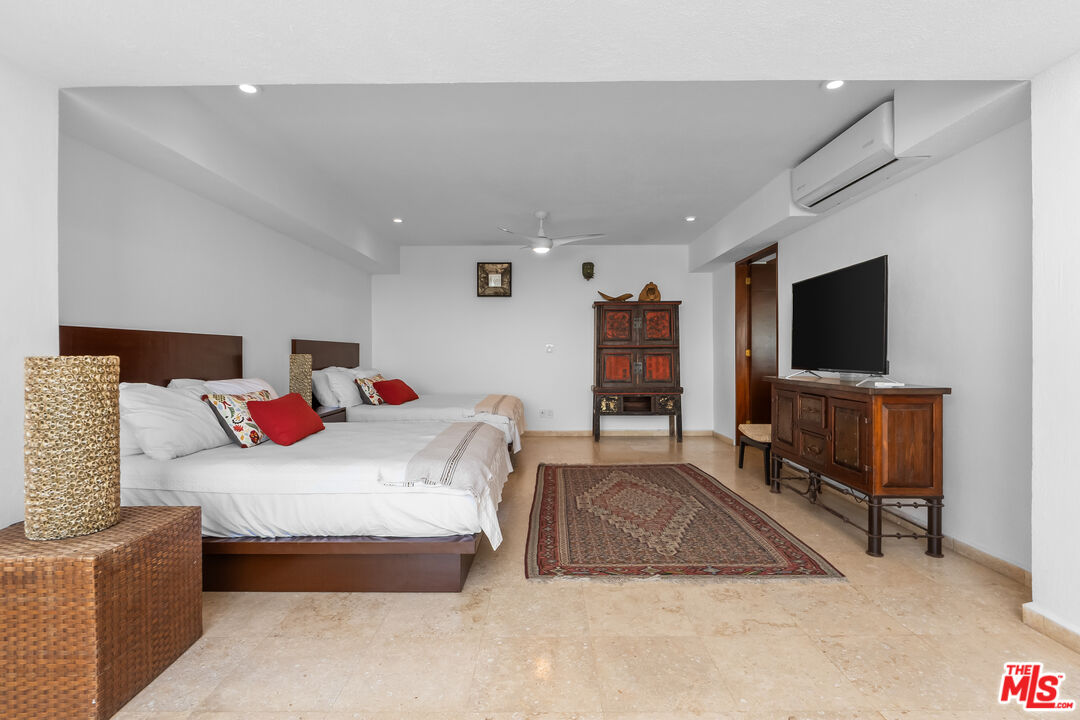 402 Herradura Unit: Mexico