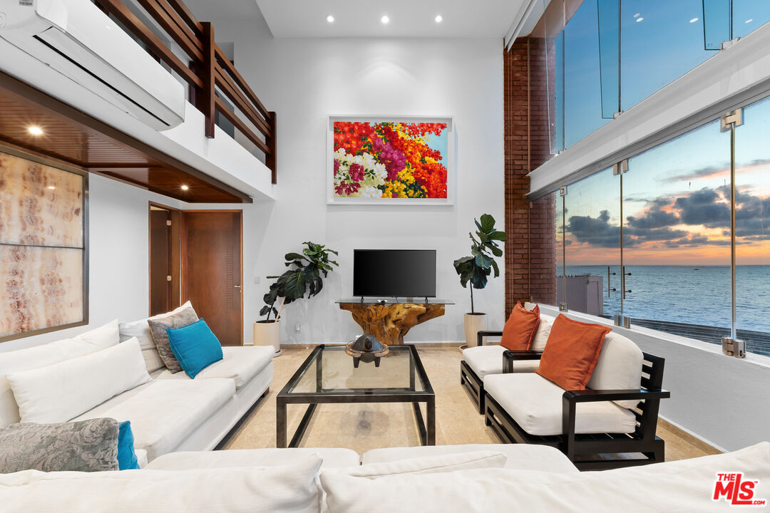 402 Herradura Unit: Mexico