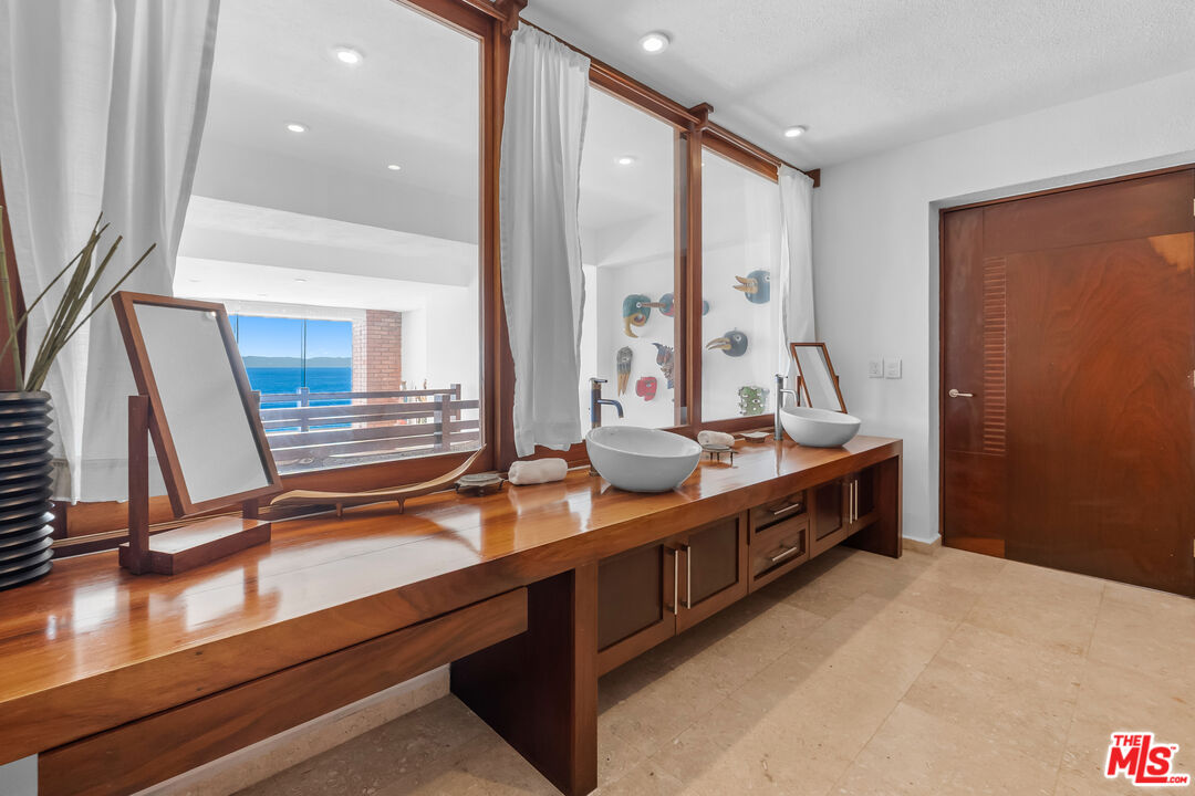 402 Herradura Unit: Mexico