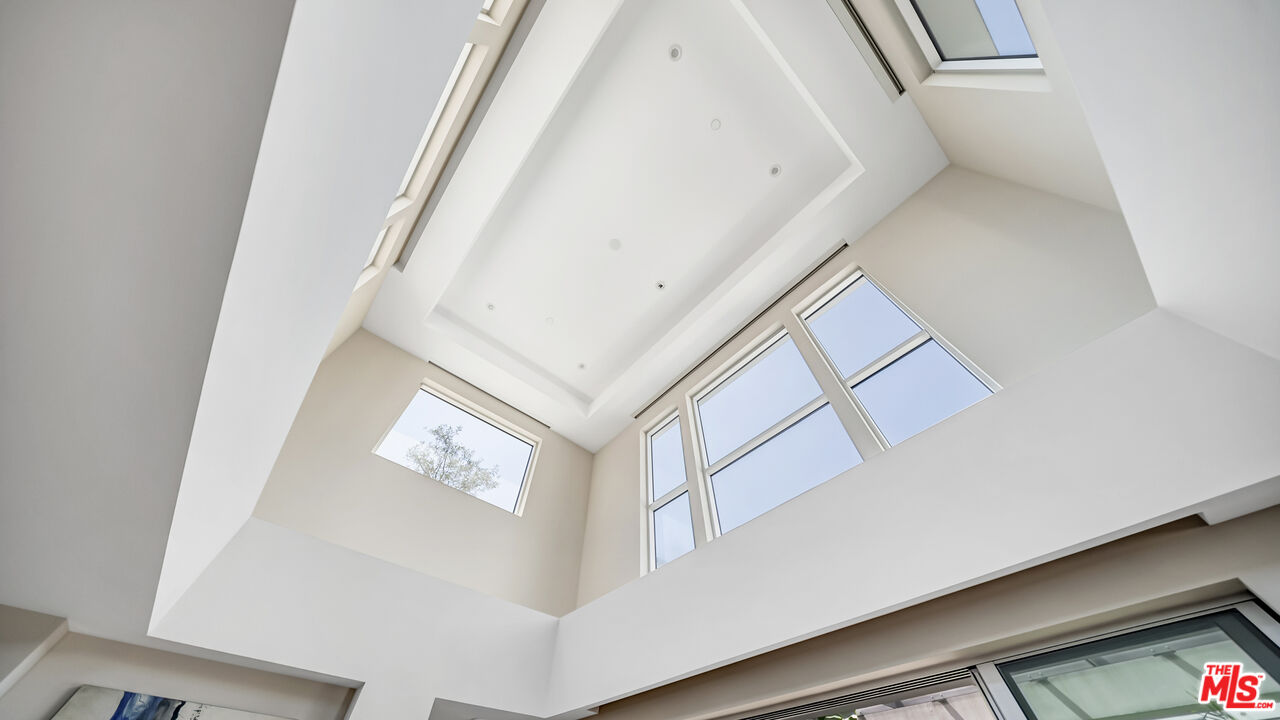 460 N Palm Dr Unit: 506PH