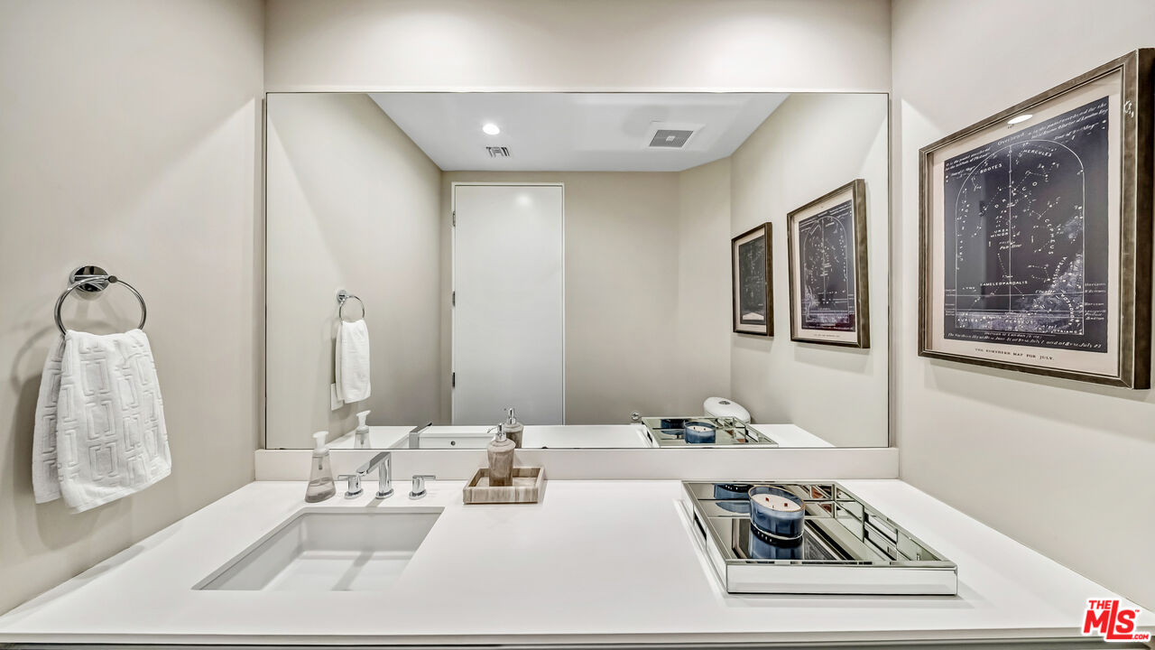 460 N Palm Dr Unit: 506PH