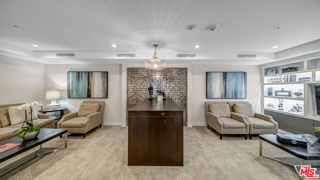 460 N Palm Dr Unit: 506PH