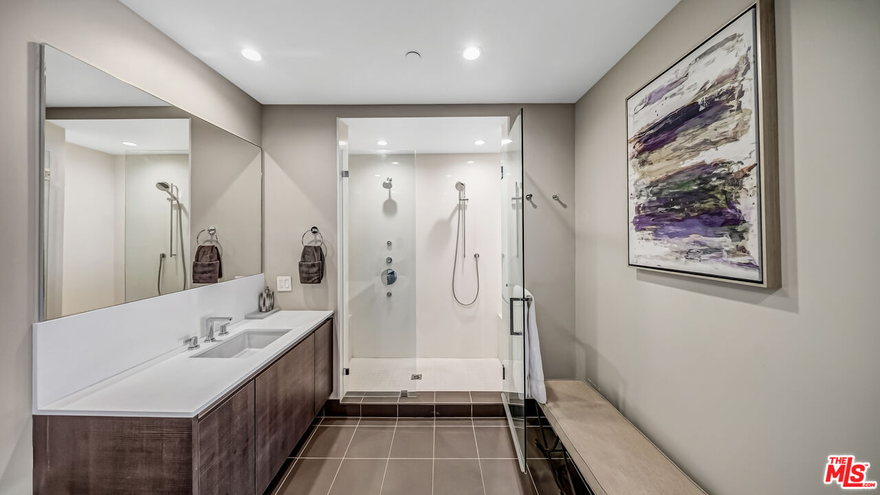 460 N Palm Dr Unit: 506PH