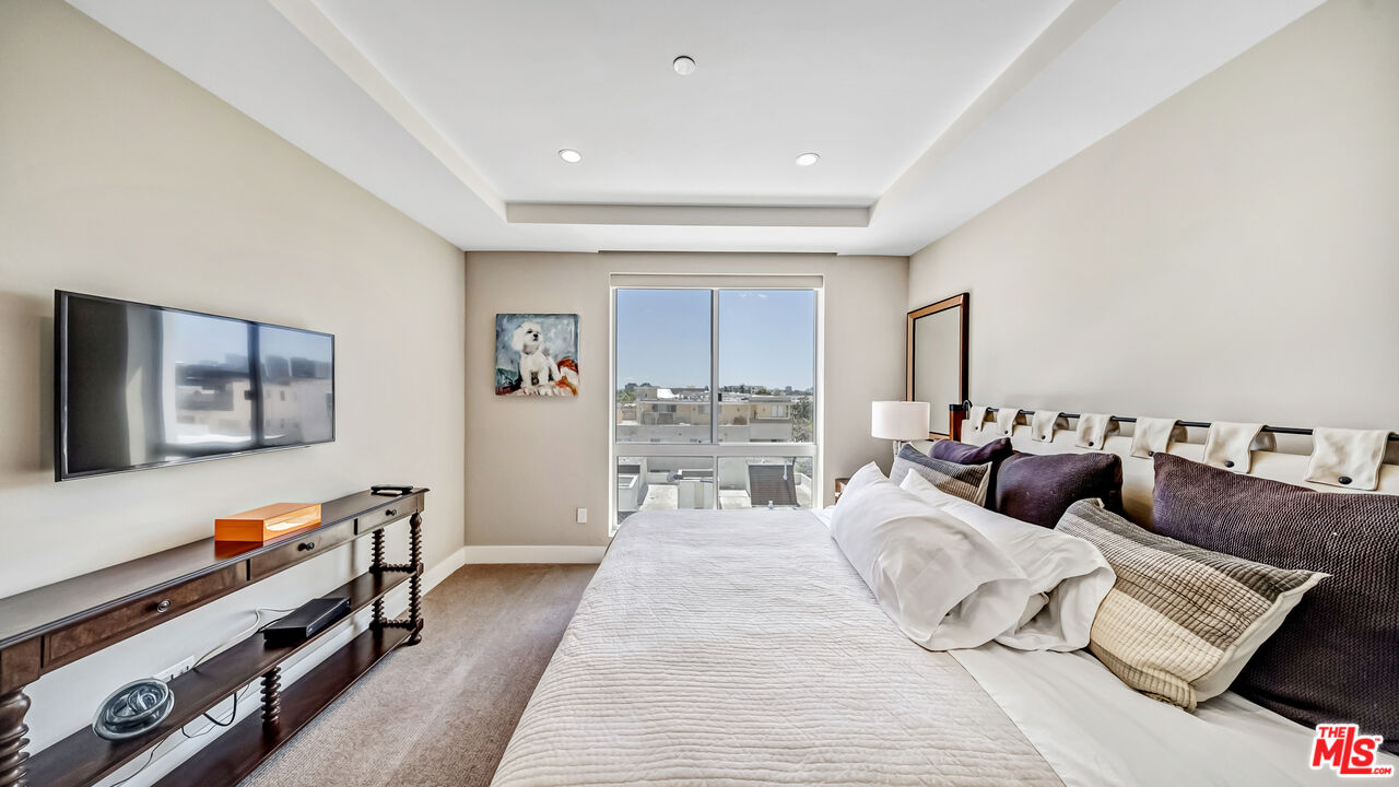 460 N Palm Dr Unit: 506PH