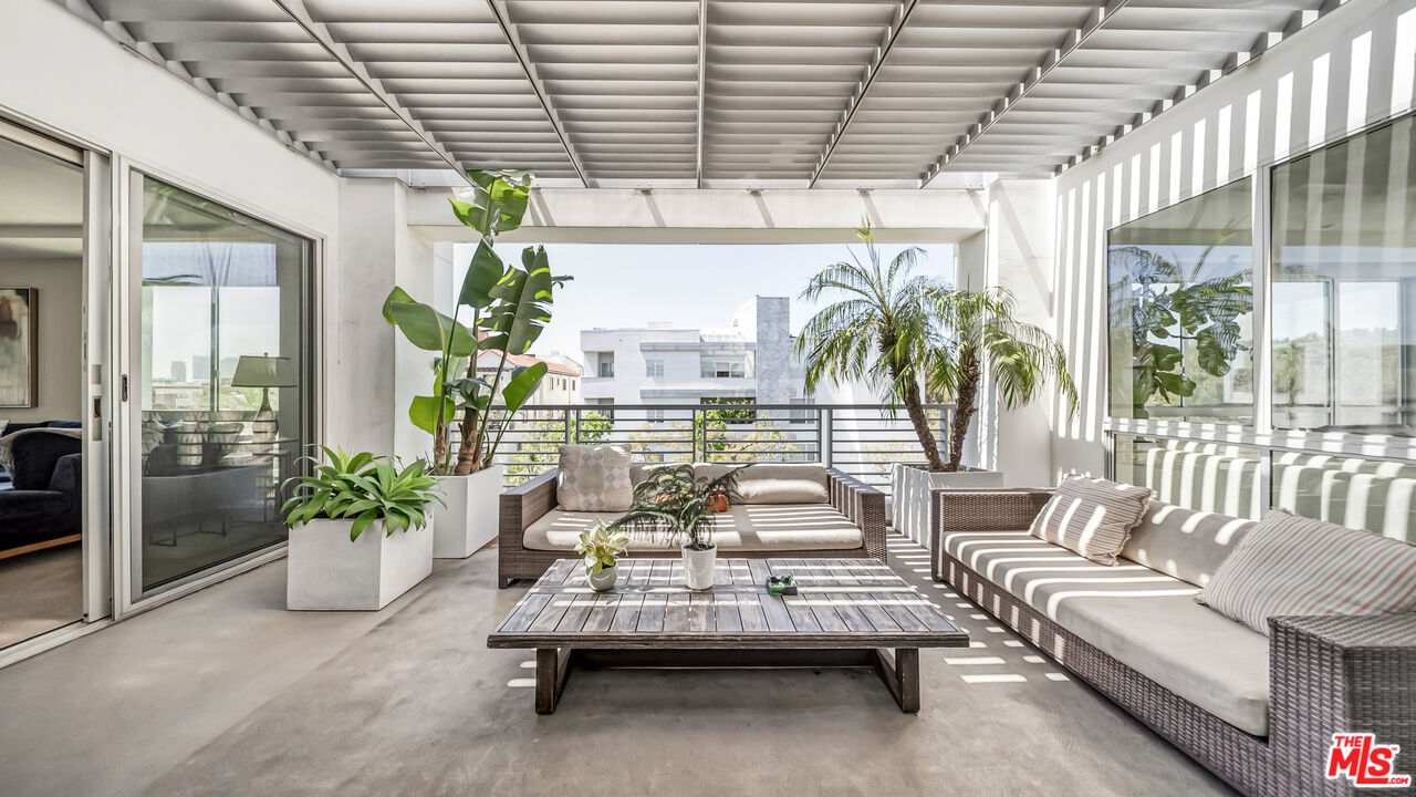 460 N Palm Dr Unit: 506PH