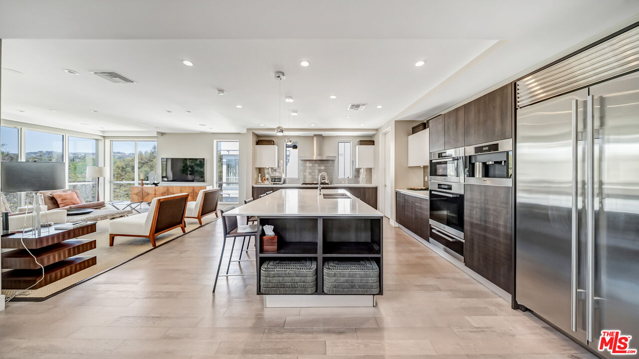 460 N Palm Dr Unit: 506PH