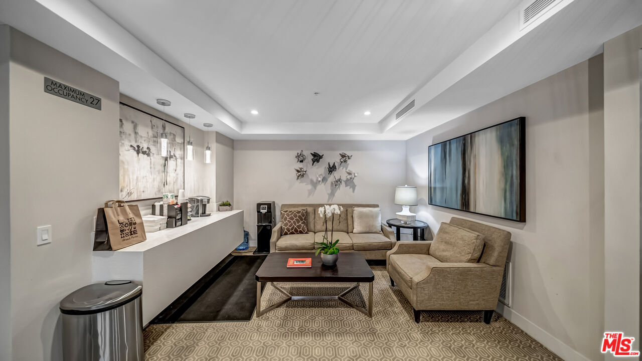 460 N Palm Dr Unit: 506PH